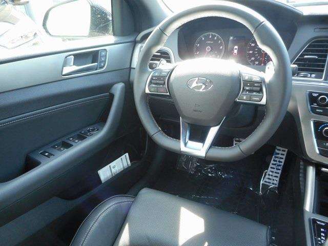 2017 Hyundai Sonata Limited 2.0T 4dr Sedan